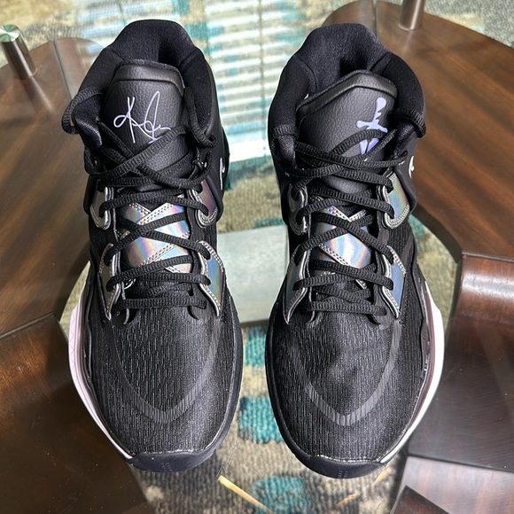 New Nike Kyrie Infinity Black metallic Silver Mens‎ size 11 - Picture 2 of 12
